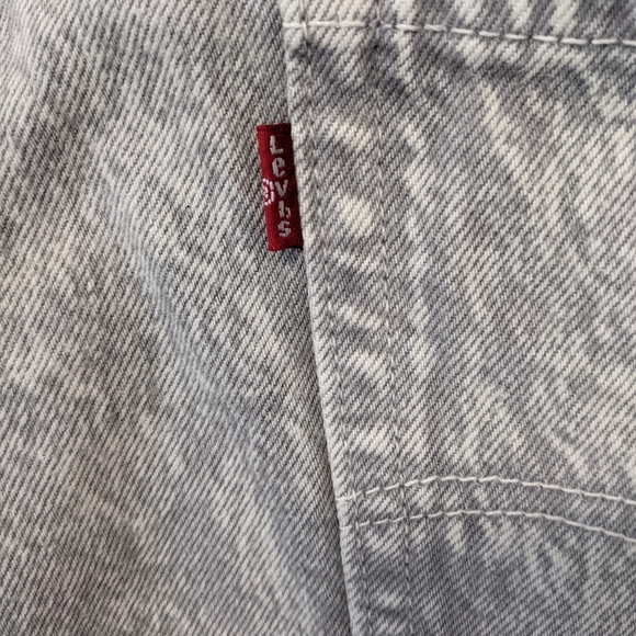 Vtg Levi's acid wash jean shorts baggy gray cotton denim high rise W42 - Picture 3 of 10
